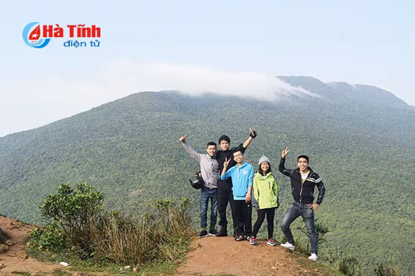 chang trai 9x dap xe xuyen viet chia se trai nghiem o ha tinh