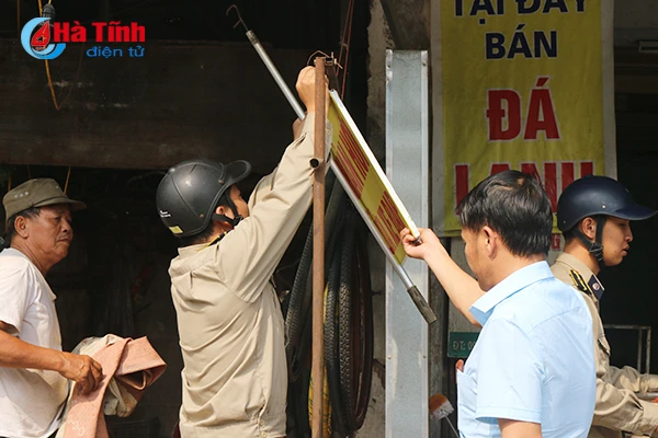 phuong nam ha ra quan lap lai trat tu do thi