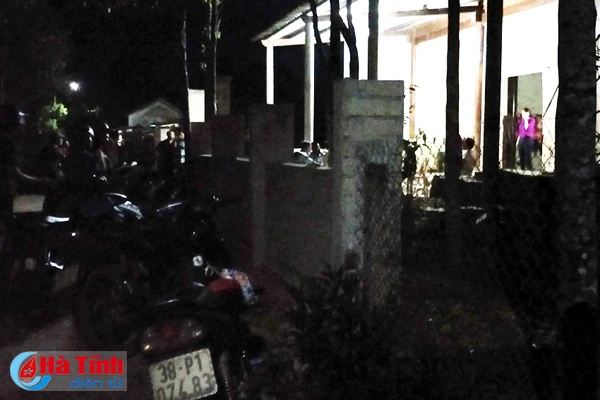 2 hoc sinh la anh em ho bi duoi nuoc khi tam ho