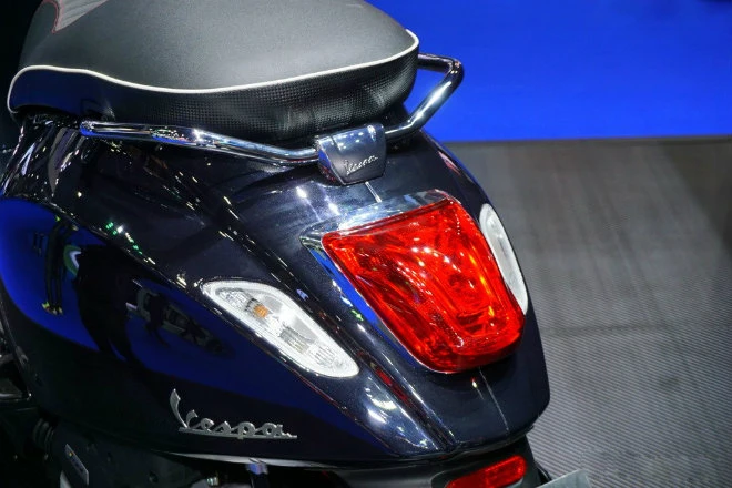 can canh vespa sprint 150 i get ban carbon dep my man