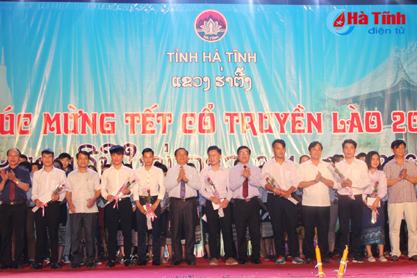 vui don tet co truyen lao tai ha tinh