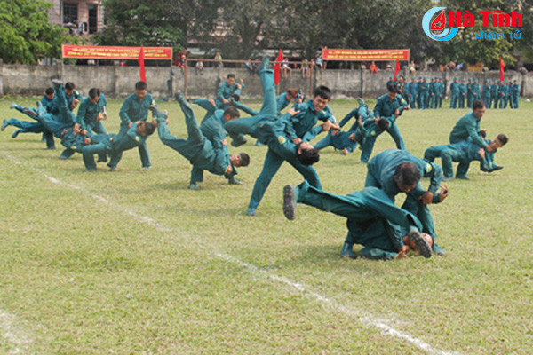 xem chien sy dqtv huyen duc tho ban sung danh vo