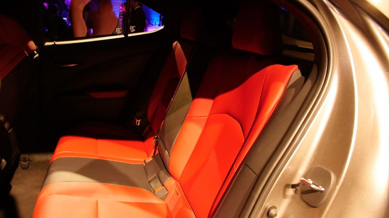 lexus ux 2018 ra mat tai my ve viet nam khong duoi 1 8 ty dong