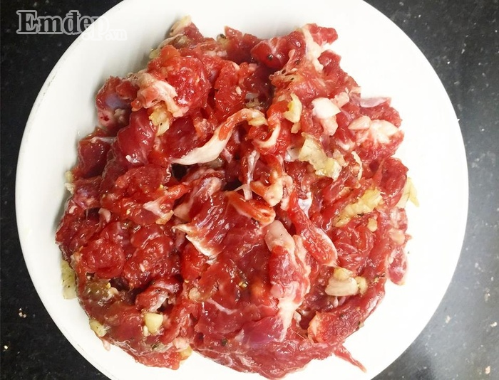 thit bo xao khoai tay che bien theo cach nay thi bao nhieu com cung het