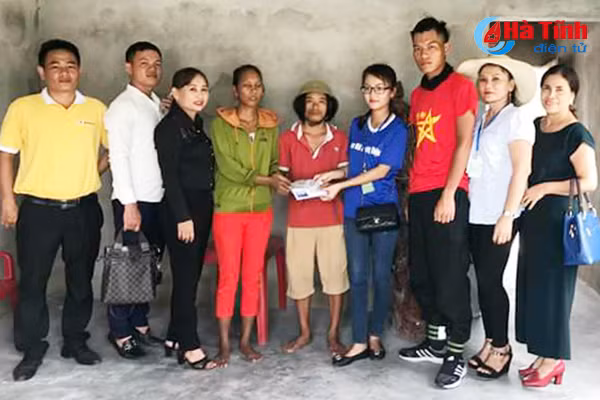 chang trai 9x dap xe xuyen viet chia se trai nghiem o ha tinh