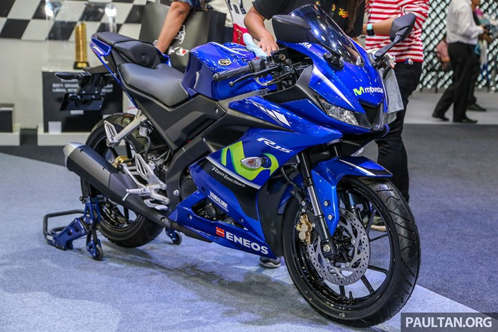 tron bo anh 2 xe the thao yamaha yzf r3 va r15 vua ra mat tai bangkok