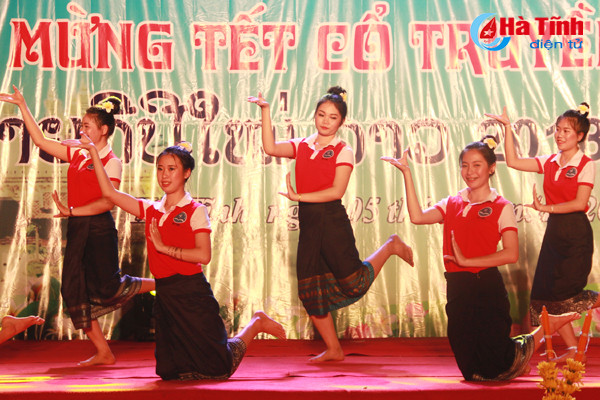 vui don tet co truyen lao tai ha tinh