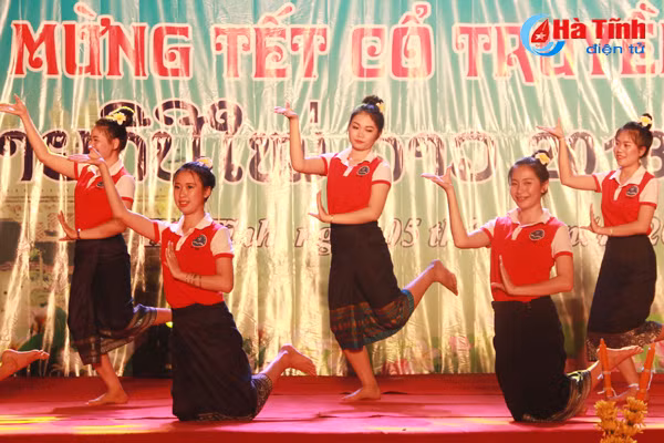 vui don tet co truyen lao tai ha tinh