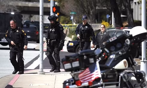 den luot thung lung silicon len tieng keu goi kiem soat sung dan o my