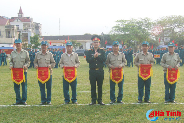 xem chien sy dqtv huyen duc tho ban sung danh vo