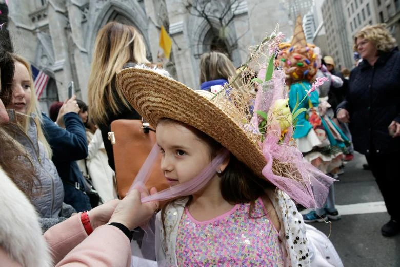 dieu hanh mung le phuc sinh day mau sac o new york