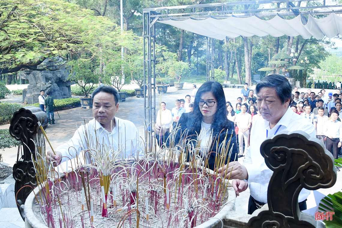 Đoàn đại biểu báo Đảng các địa phương thăm địa chỉ đỏ tại Quảng Trị