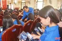 Triển khai ứng dụng i-HaTinh cho cán bộ, người dân Mai Phụ