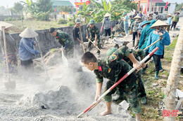 Bộ đội Trung đoàn 841 gần gũi, trách nhiệm với Nhân dân