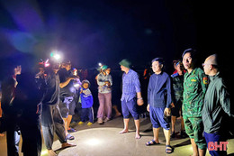 Tìm thấy thi thể người cha mất tích khi đánh ghẹ trên biển