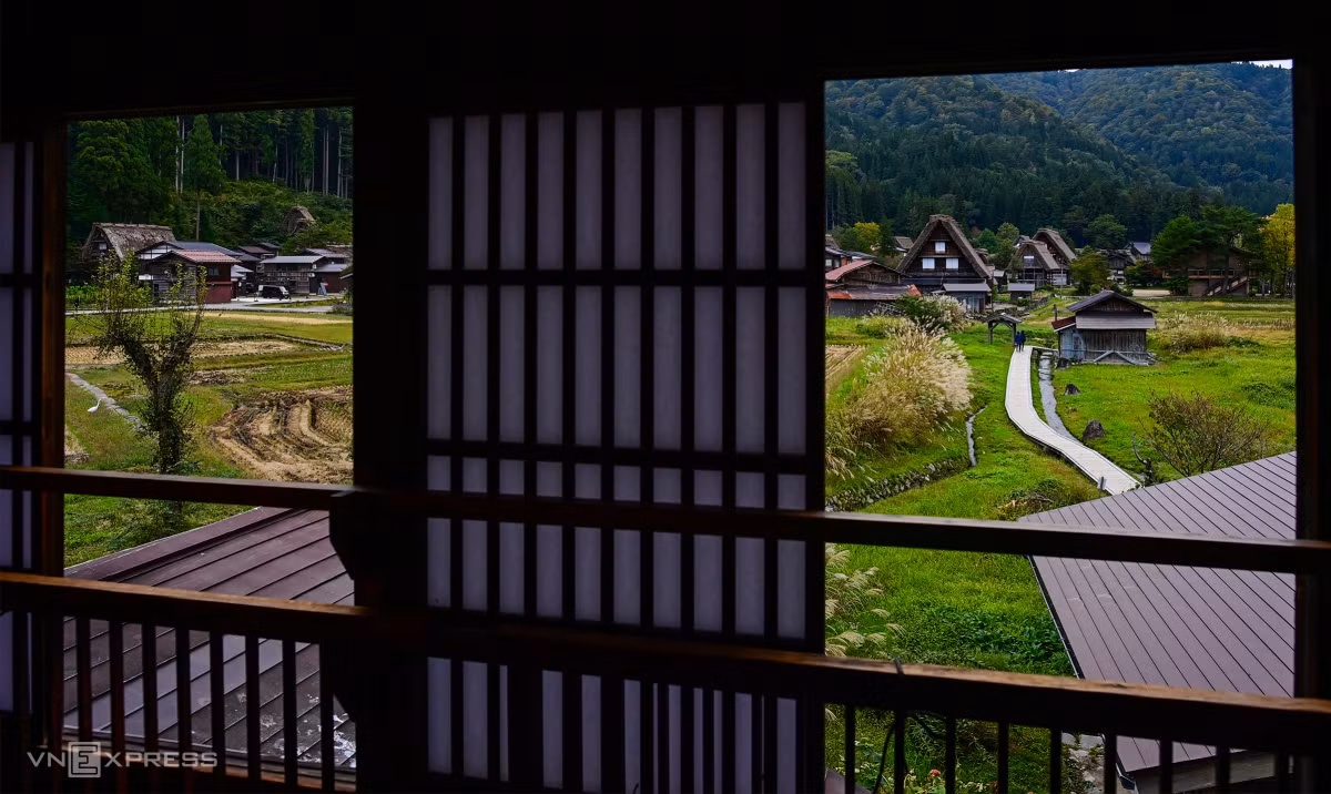 Làng cổ Shirakawa-go ngày chớm thu