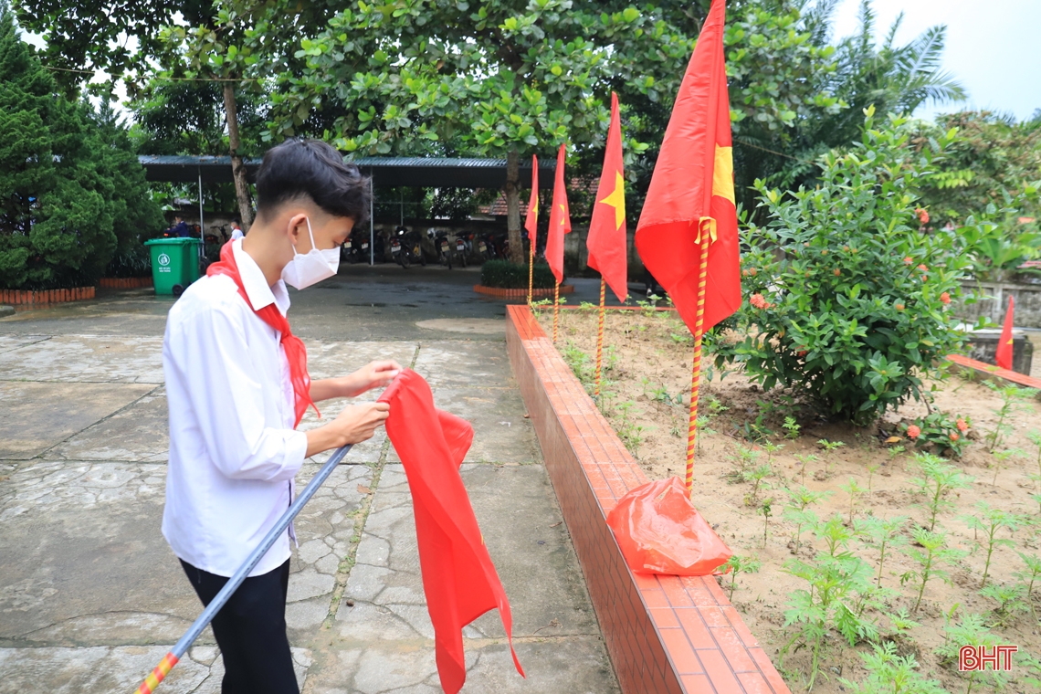 Hơn 350 ngàn giáo viên, học sinh Hà Tĩnh náo nức khai trường