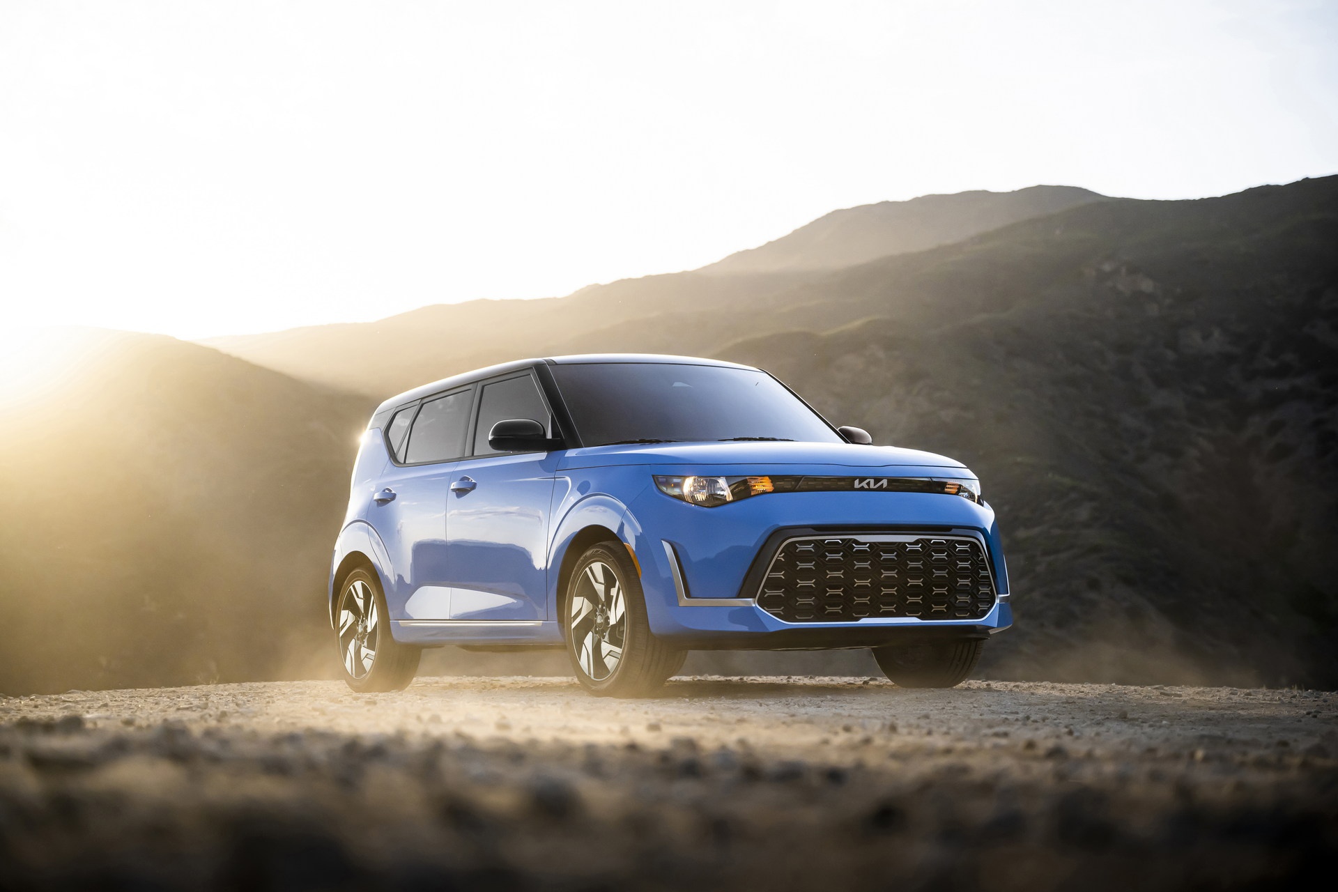 Kia Soul 2023 ra mắt với 5 phiên bản