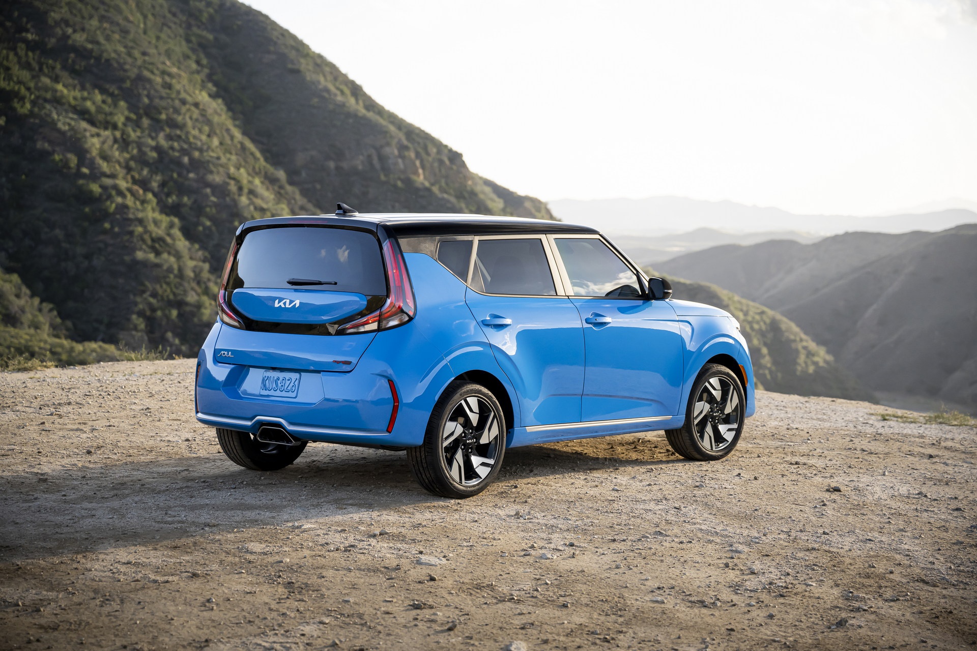 Kia Soul 2023 ra mắt với 5 phiên bản