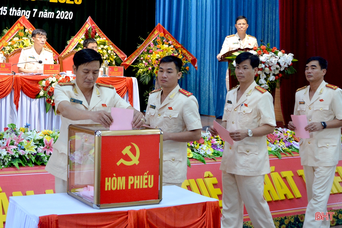 Đại tá Lê Khắc Thuyết tái cử chức vụ Bí thư Đảng ủy Công an tỉnh Hà Tĩnh