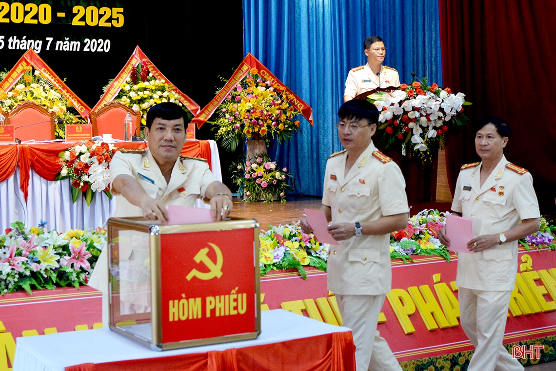 Đại tá Lê Khắc Thuyết tái cử chức vụ Bí thư Đảng ủy Công an tỉnh Hà Tĩnh