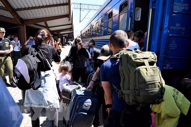 EU thông qua gói viện trợ quân sự 500 triệu euro cho Ukraine