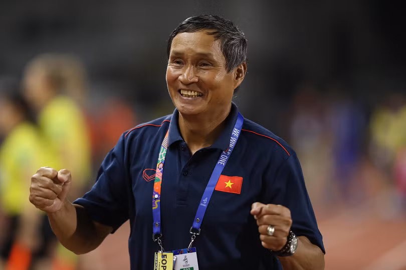 Tuyển nữ Việt Nam mở đường World Cup, chờ cú hích bóng đá nam