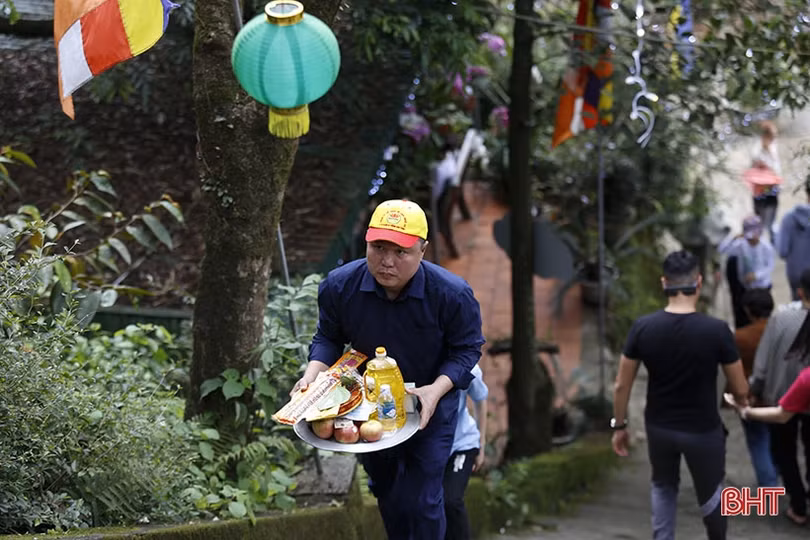 Chùa Hương Tích - Hà Tĩnh rộn ràng mùa trẩy hội