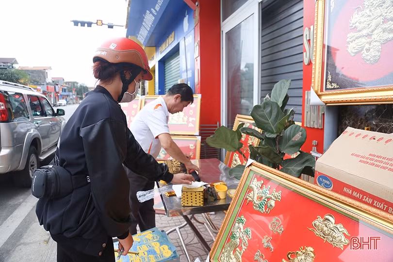 Sôi động thị trường tranh, trướng mừng thọ đầu xuân