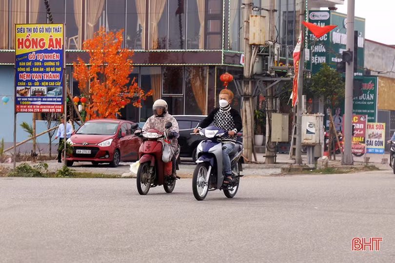 Hà Tĩnh: Nhan nhản tình trạng đầu trần vi vu du xuân