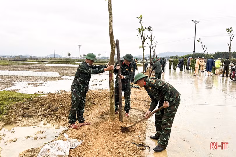 Sôi nổi ra quân trồng cây đầu xuân tại các địa phương, đơn vị ở Hà Tĩnh