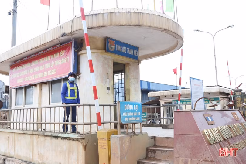 Cán bộ, công nhân “gác” tết, hăng say lao động tại Khu kinh tế Vũng Áng