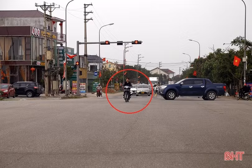 Hà Tĩnh: Nhan nhản tình trạng đầu trần vi vu du xuân
