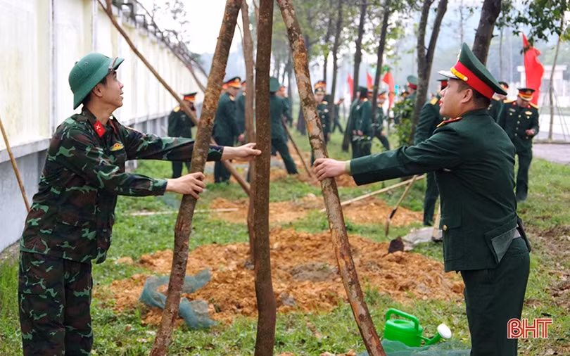 Sôi nổi ra quân trồng cây đầu xuân tại các địa phương, đơn vị ở Hà Tĩnh