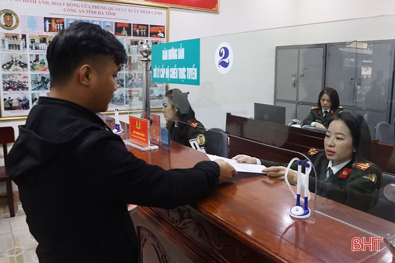 Nhanh chóng làm hộ chiếu, giấy thông hành cho người dân Hà Tĩnh