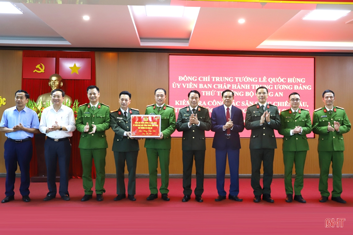Chủ động giải quyết tốt tình hình, đảm bảo bình yên cho Nhân dân vui xuân, đón tết