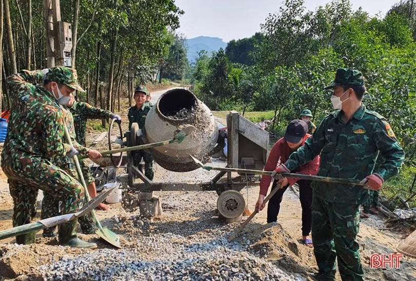 ban-giang-giup-huong-lam-copy.jpg