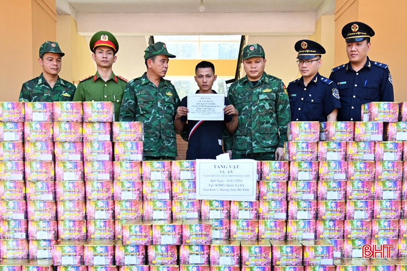 bqbht_br_cac-luc-luong-chuc-nang-bat-doi-tuong-le-van-hung-cung-tang-vat-212kg-phao-qua-bien-gioi.jpg