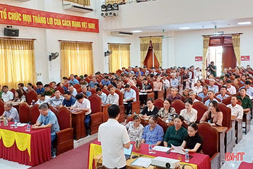 Tập huấn công tác lấy ý kiến cử tri về sắp xếp đơn vị hành chính cho cán bộ từ huyện đến thôn.