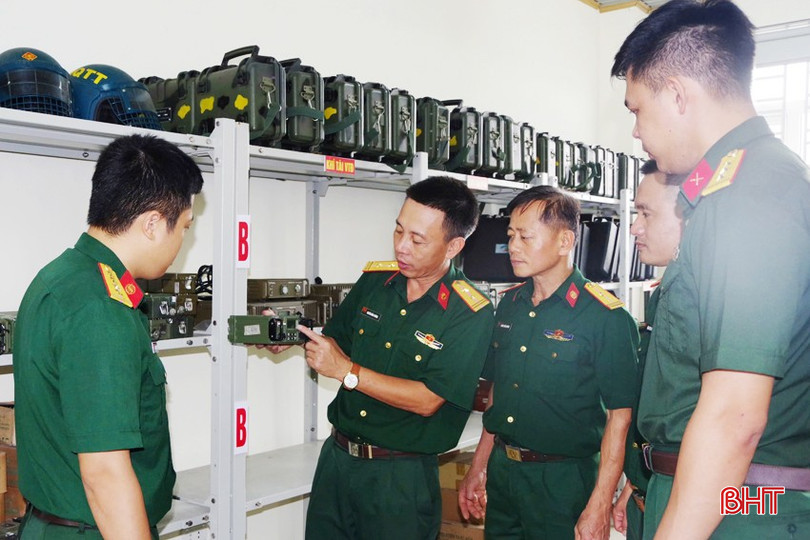 bqbht_br_dai-uy-dang-huu-hung-cung-dong-doi-trong-to-bao-vu-kiem-tra-cac-trang-thiet-bi-de-kip-thoi-phat-hien-su-co-hong-hoc-bao-cao-cac-cap.jpg