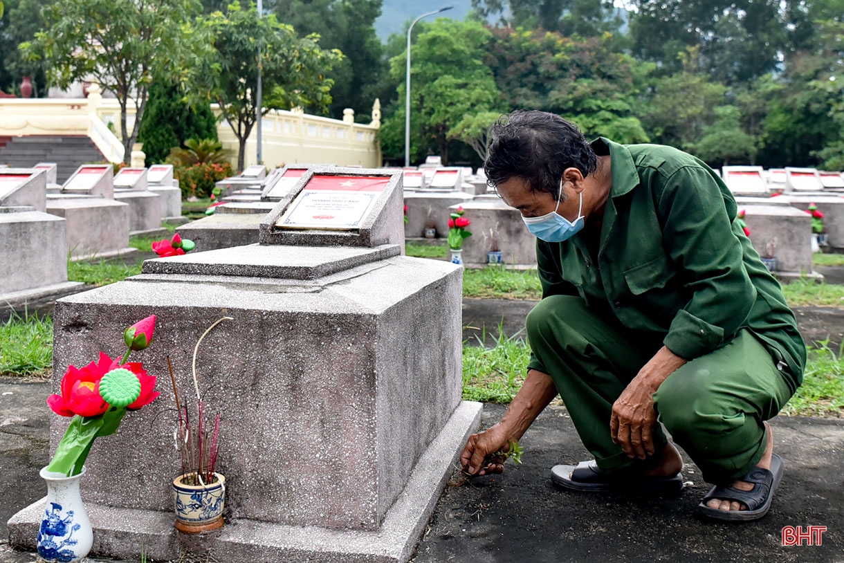 2 thế hệ trong một gia đình “canh giấc ngủ” cho các liệt sỹ ở Hà Tĩnh ảnh 18 2 thế hệ trong một gia đình “canh giấc ngủ” cho các liệt sỹ ở Hà Tĩnh