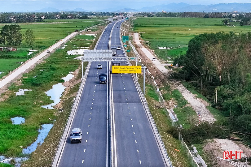 Nhiều gia đình tự lái xe, tận hưởng kỳ nghỉ lễ 2/9 cùng gia đình. bqbht_br_att6.jpg