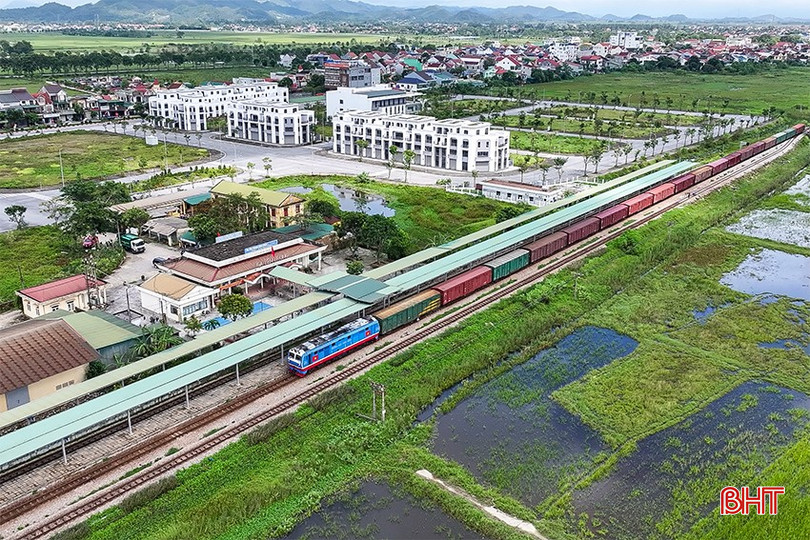 Ga Yên Trung đón lượng khách tăng khoảng 15-20% so với ngày thường. bqbht_br_at1.jpg