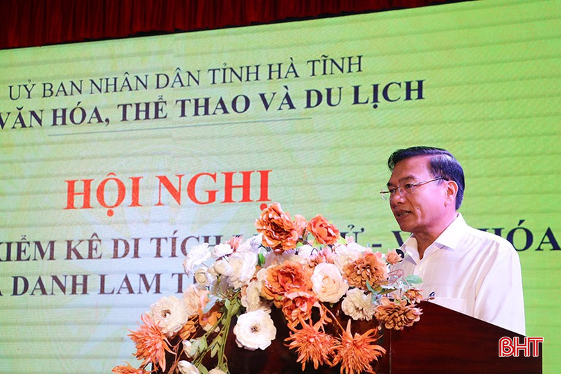 Ông Trần Xuân Lương - Phó Giám đốc Sở VH-TT&DL Hà Tĩnh phát biểu khai mạc hội nghị, bqbht_br_vh2.jpg