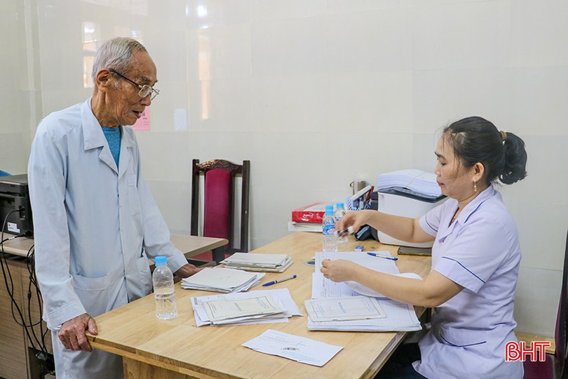 ...và cấp thuốc, tư vấn chăm sóc sức khoẻ tại nhà. bqbht_br_k2.jpg