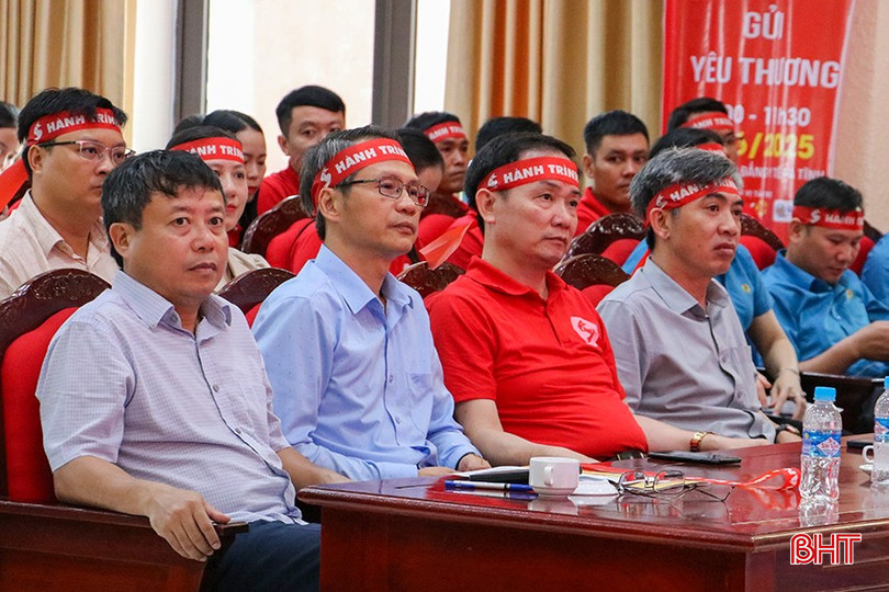 Đại biểu tham dự chương trình "Hành trình đỏ" lần thứ IV bqbht_br_dai-bieu.jpg