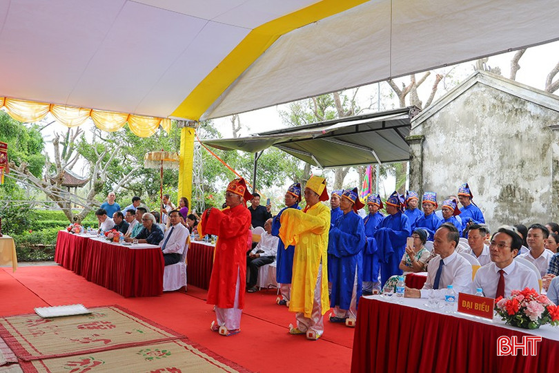 The ceremony took place in a solemn and respectful atmosphere. bqbht_br_nd8.jpg