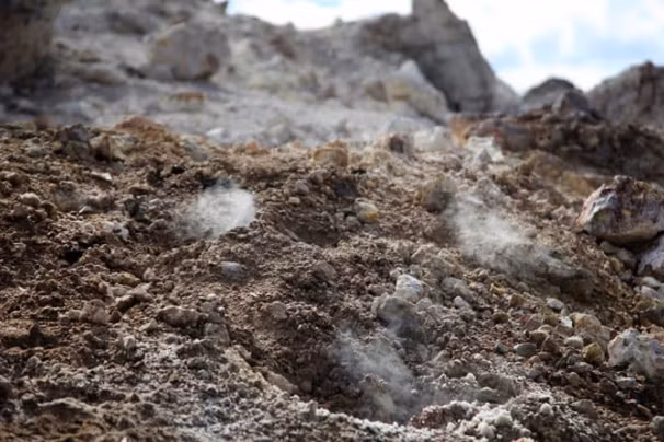 Giải mã đám cháy 5.500 năm chưa tắt