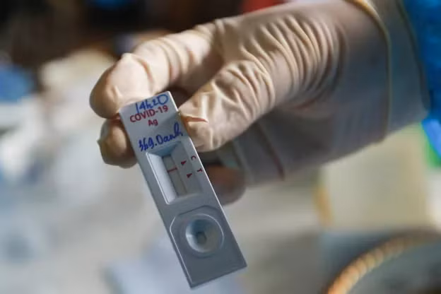 Ai có nguy cơ tái nhiễm COVID-19 cao hơn?