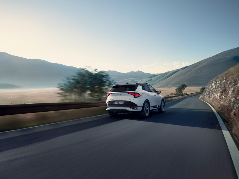 Kia Sportage 2022 bản siêu tiết kiệm nhiên liệu ra mắt, giá từ 50.100 USD